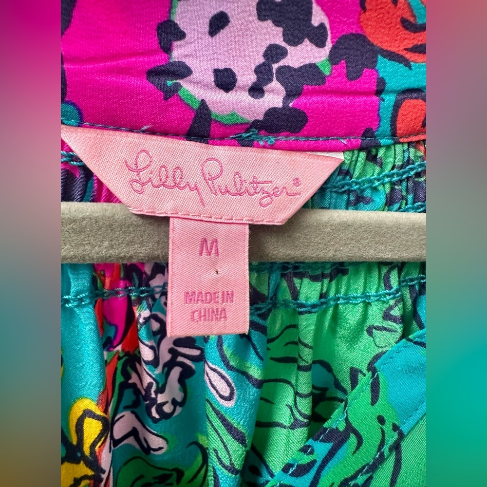 Gorgeous Lilly Pulitzer Elsa Silk Blouse Size M - Picture 5 of 5